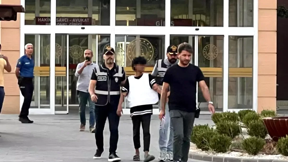 Poligondan Silah Çalan 16 Yaşındaki Çocuğa Mahkemeden Ağır Cezalar Poligondan Silah Çalan 16 Yaşındaki Çocuğa Mahkemeden Ağır Cezalar