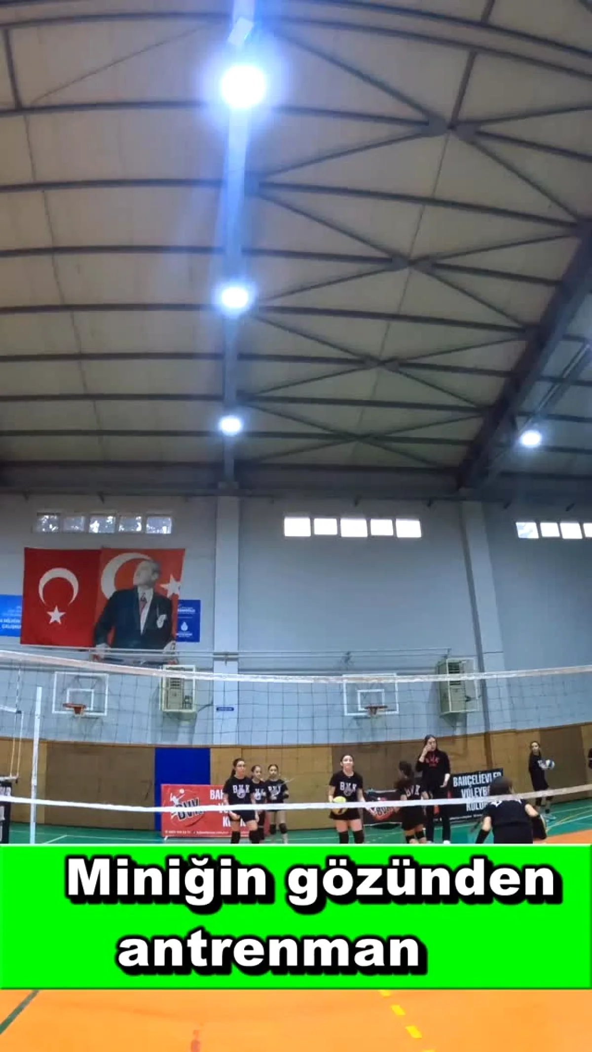 Bahçelievler Voleybol Kulübü Antrenmanını Bir Çocuğun Gözünden İzleyin Bahçelievler Voleybol Kulübü Antrenmanını Bir Çocuğun Gözünden İzleyin