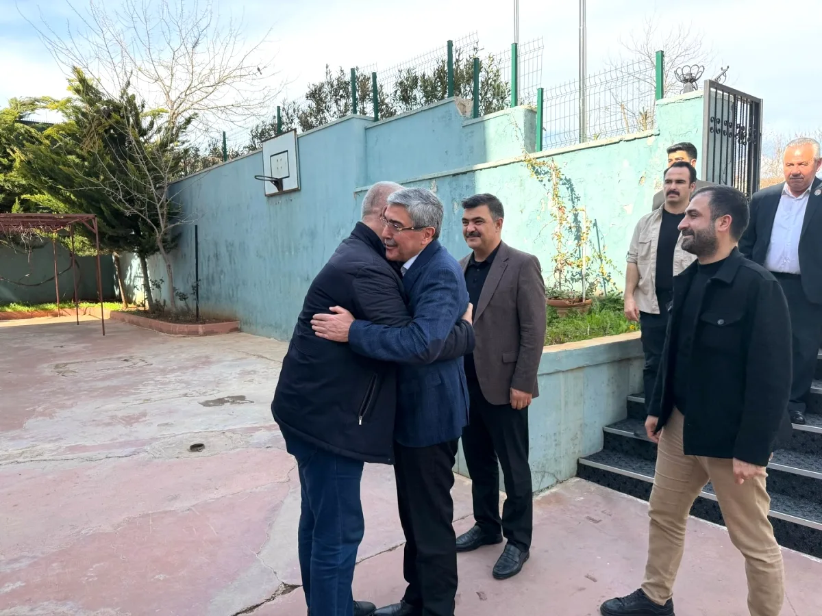 Gaziantep'te Milletvekili Özkeçeci Gençlerle Buluştu Gaziantep'te Milletvekili Özkeçeci Gençlerle Buluştu