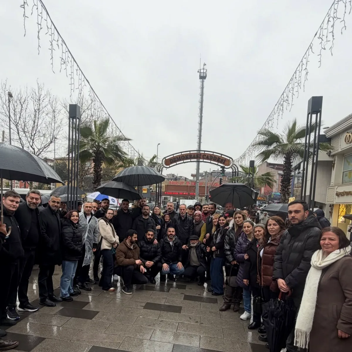 Sancaktepe'den 'Gazetecilik Suç Değil' Mesajı: İsmail Arı'ya Destek Sancaktepe'den 'Gazetecilik Suç Değil' Mesajı: İsmail Arı'ya Destek