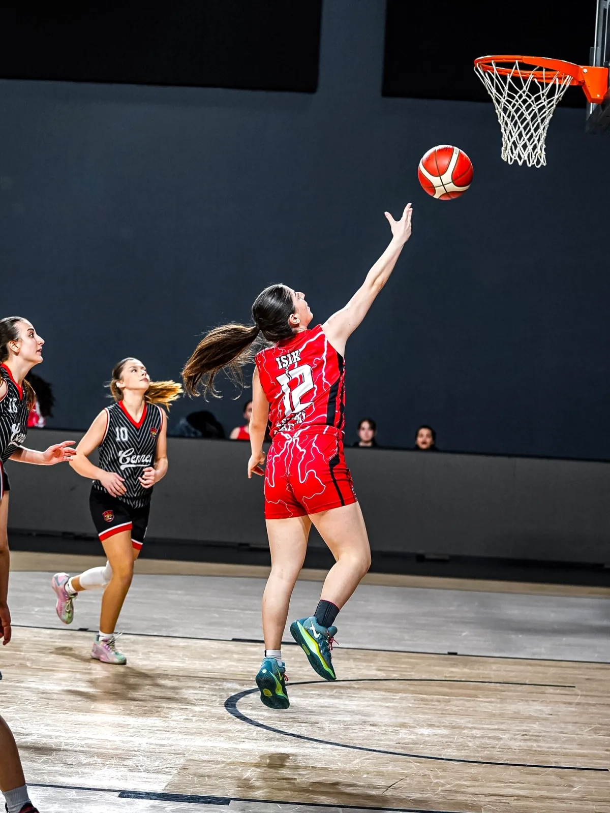 Teşvikiye Spor Kulübü U18 Kız Basketbol Takımı: "Her Maçta Güçleniyoruz!" Teşvikiye Spor Kulübü U18 Kız Basketbol Takımı: "Her Maçta Güçleniyoruz!"