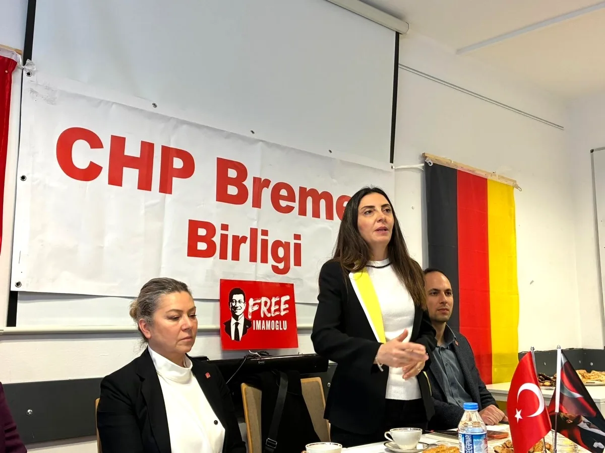 CHP'li Kayışoğlu Bremen'de Yurt Dışı Vatandaşlarla Bir Araya Geldi CHP'li Kayışoğlu Bremen'de Yurt Dışı Vatandaşlarla Bir Araya Geldi