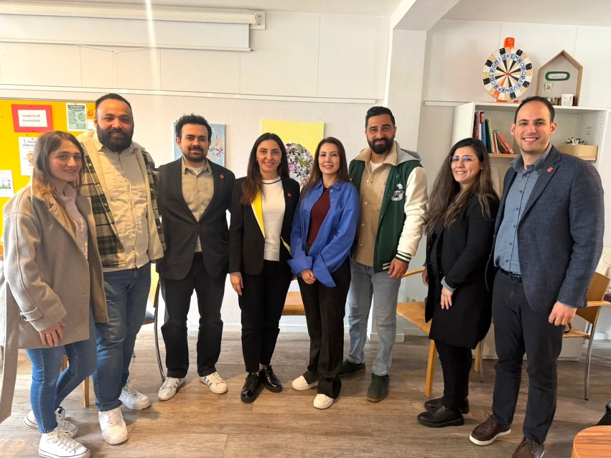 CHP'li Kayışoğlu, Almanya Oldenburg'da Partililerle Buluştu CHP'li Kayışoğlu, Almanya Oldenburg'da Partililerle Buluştu