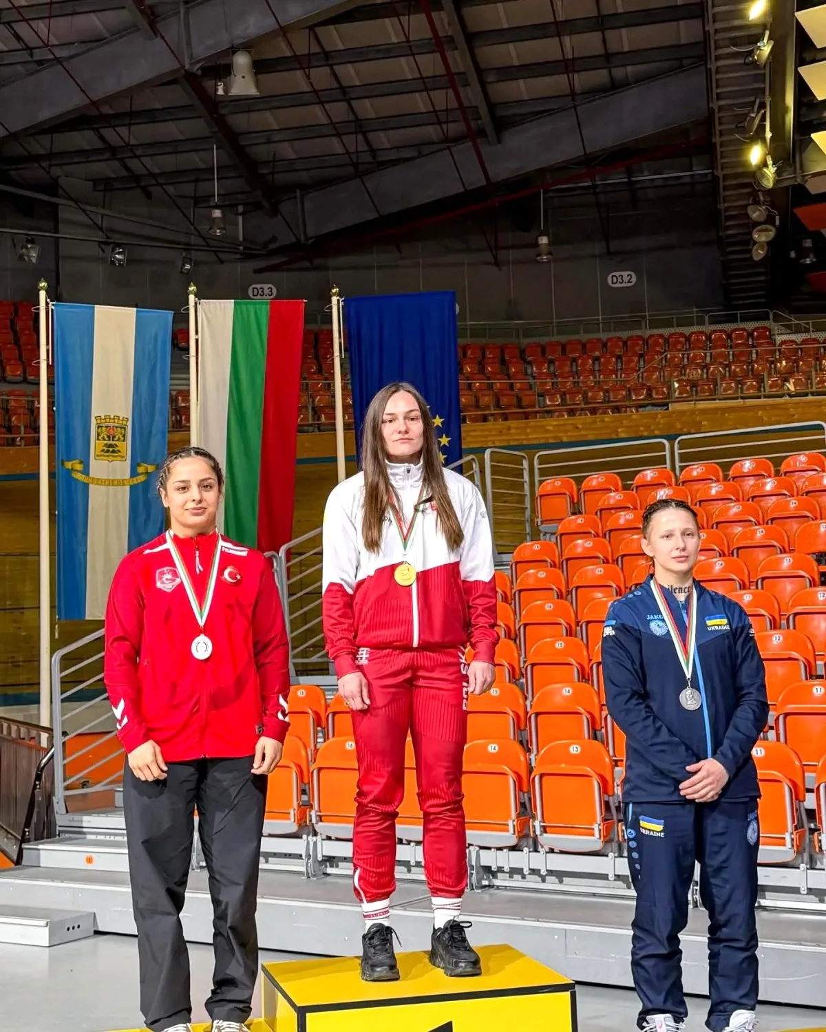 Yalovalı Sporcular Bulgaristan'da İki Madalya Kazandı Yalovalı Sporcular Bulgaristan'da İki Madalya Kazandı