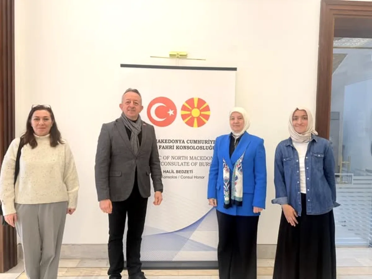 Bursa'da Açılan Tezhip Sergisi Milletvekili Gözgeç'ten Tam Not Aldı Bursa'da Açılan Tezhip Sergisi Milletvekili Gözgeç'ten Tam Not Aldı