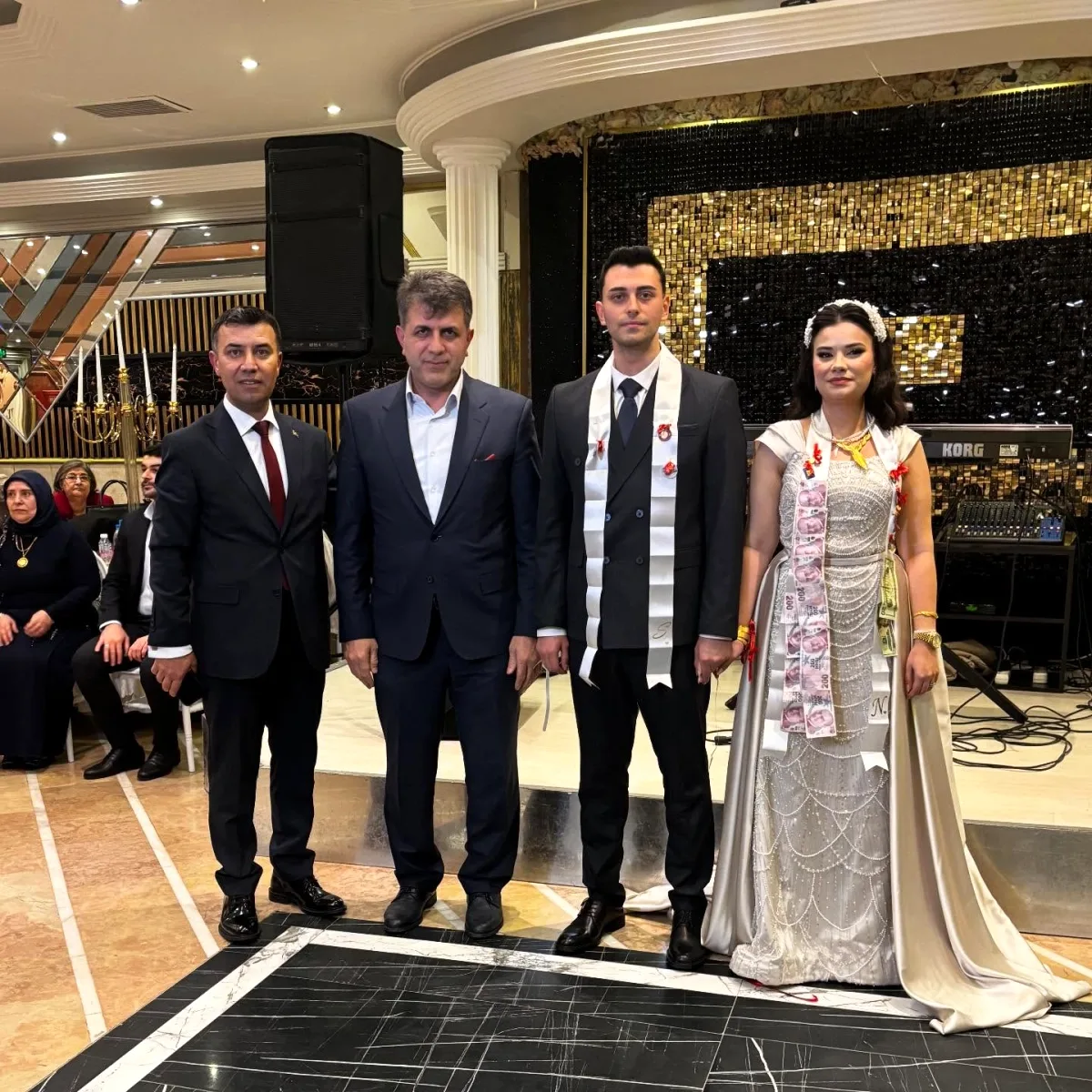 Ak Parti Bağcılar İlçe Başkanı, Nursu ve Serdar'ın Nişanına Katıldı Ak Parti Bağcılar İlçe Başkanı, Nursu ve Serdar'ın Nişanına Katıldı