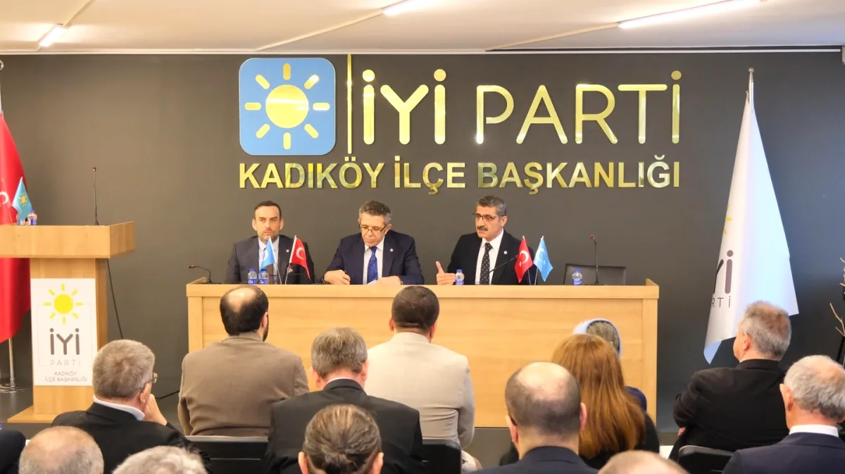 İYİ Parti İstanbul'da 14 İlçe Başkanıyla Yol Haritasını Belirledi İYİ Parti İstanbul'da 14 İlçe Başkanıyla Yol Haritasını Belirledi