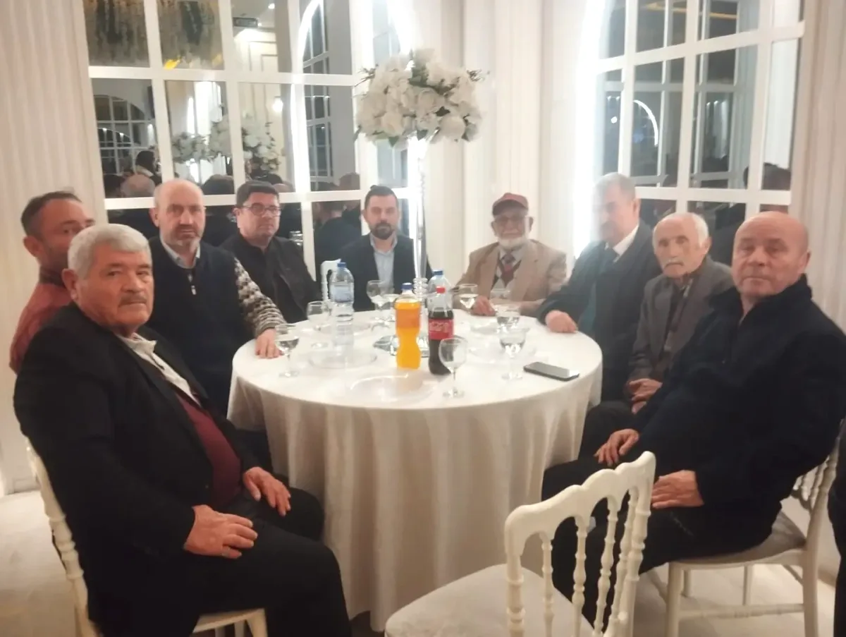 Sincan AK Parti'den Evlilik Kutlamasına Katılım Sincan AK Parti'den Evlilik Kutlamasına Katılım