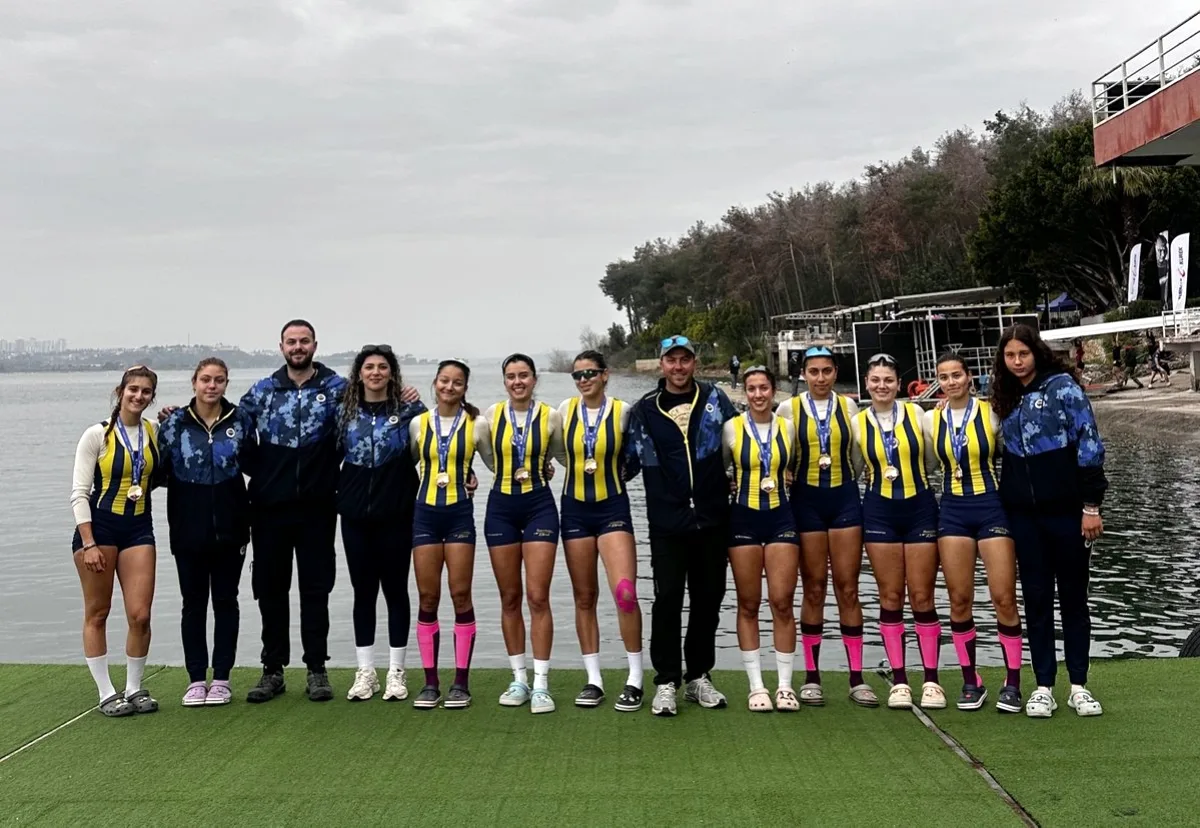 Fenerbahçe Kürek Şubesi Adana'da İkili Şampiyonluk Kazandı Fenerbahçe Kürek Şubesi Adana'da İkili Şampiyonluk Kazandı