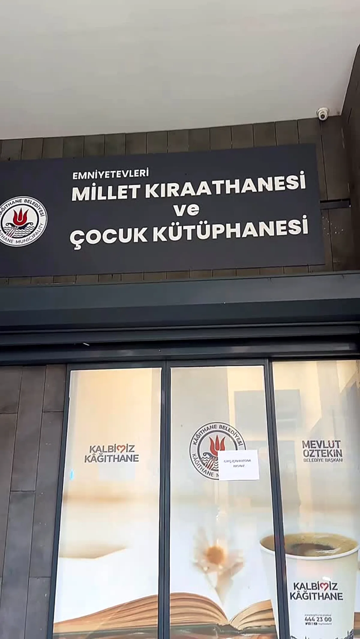 Kâğıthane'de Kıraathane Gençlere Kapılarını Açtı – Kitap ve İnternet Desteği Kâğıthane'de Kıraathane Gençlere Kapılarını Açtı – Kitap ve İnternet Desteği