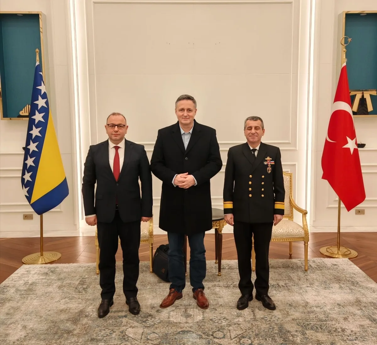 Esenyurt Kaymakamı ve Boğaz Komutanı, Bosna Hersek Liderini Uğurladı Esenyurt Kaymakamı ve Boğaz Komutanı, Bosna Hersek Liderini Uğurladı