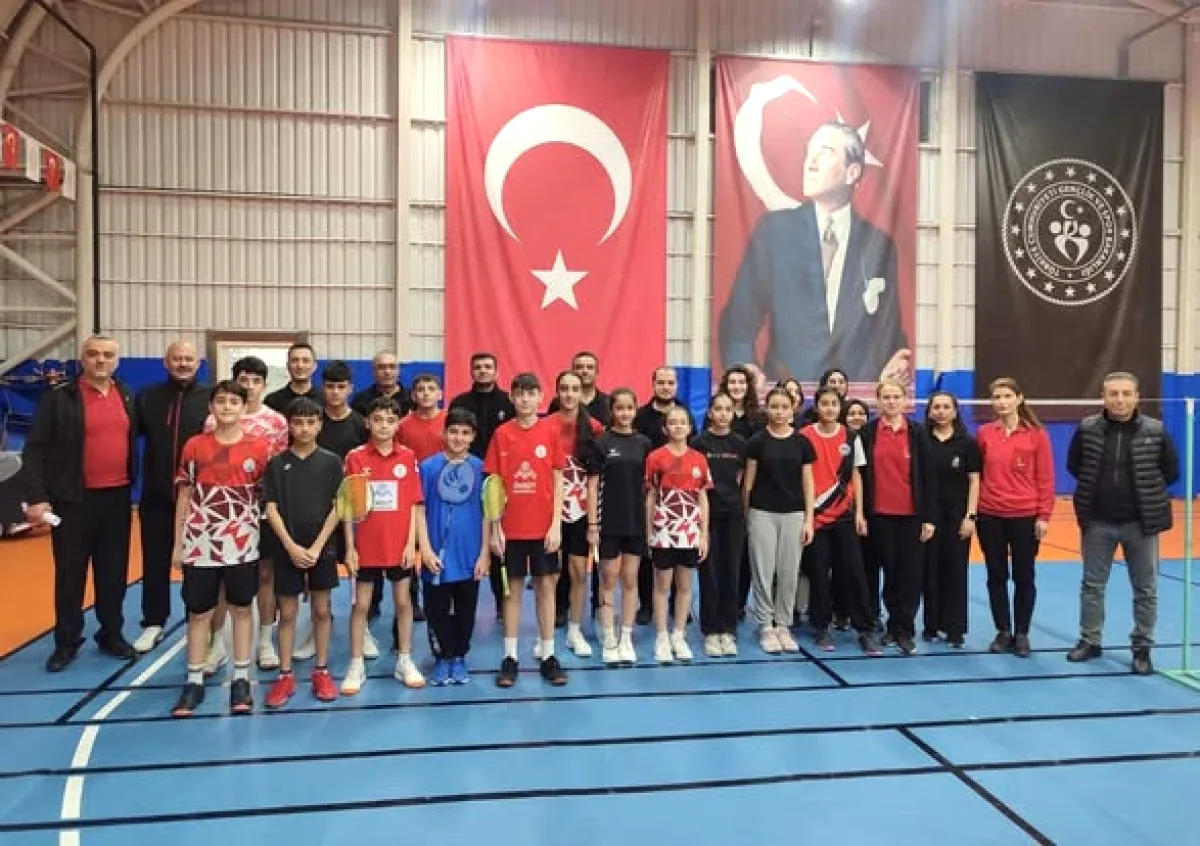 Kayseri'de 70 Genç Sporcu Badminton İl Seçmelerinde Yarışıyor Kayseri'de 70 Genç Sporcu Badminton İl Seçmelerinde Yarışıyor
