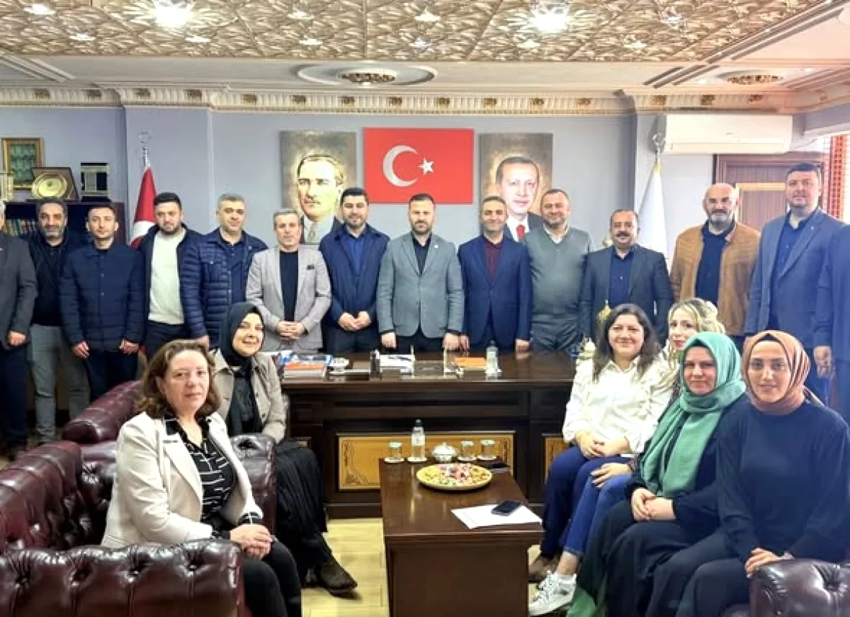 AK Parti Arnavutköy'de 5 Dönemlik Yol Arkadaşlarıyla Buluştu AK Parti Arnavutköy'de 5 Dönemlik Yol Arkadaşlarıyla Buluştu