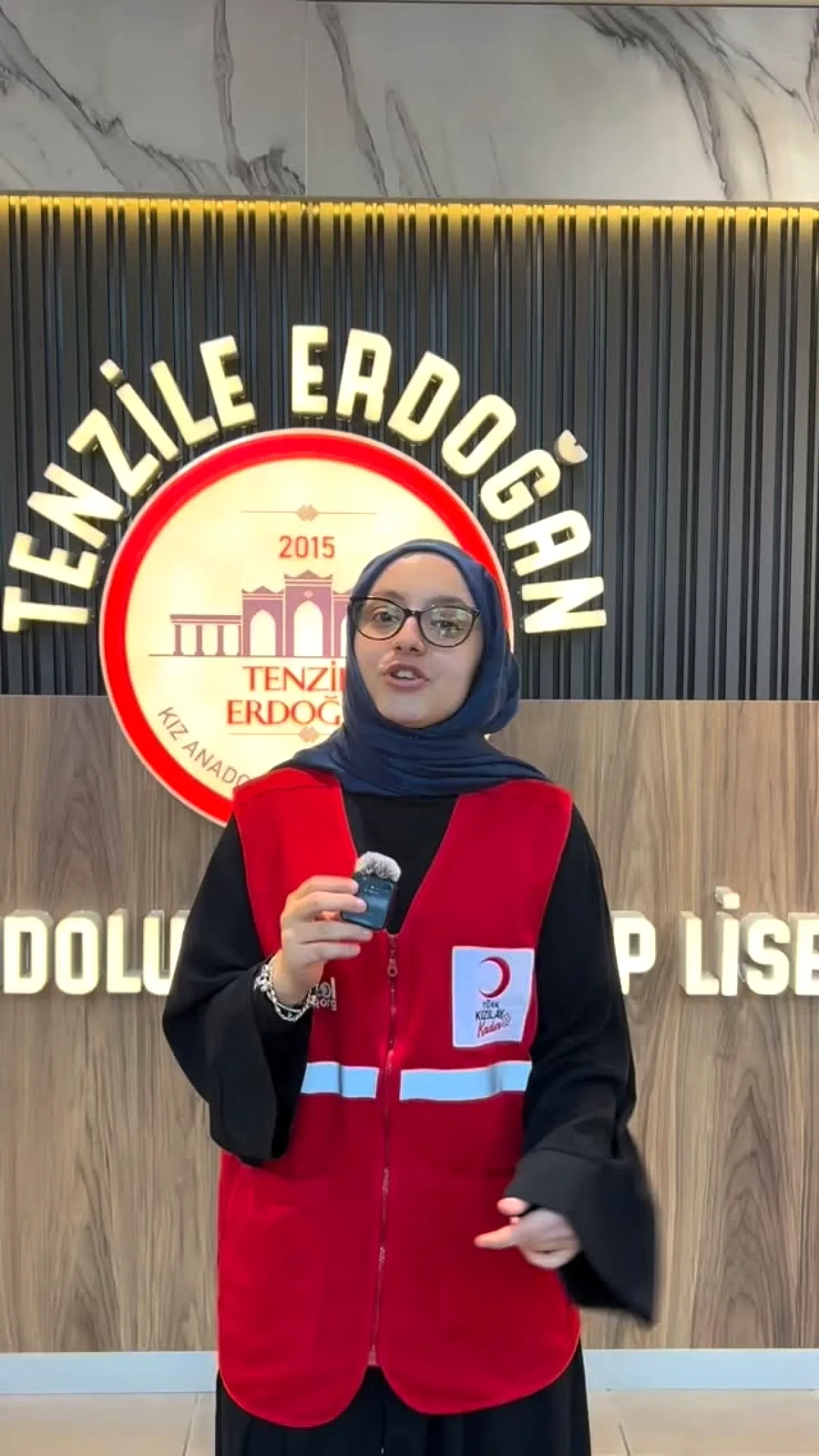 Genç Kızılay Üsküdar'dan Lise Öğrencilerine "Kızılay" Sorusu Genç Kızılay Üsküdar'dan Lise Öğrencilerine "Kızılay" Sorusu