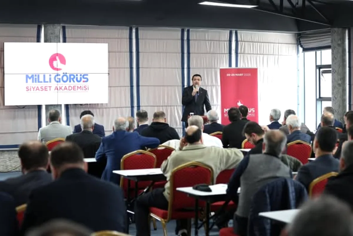 Saadet Partisi Genel Başkanı Mahmut Arıkan Siyaset Akademisi'nde Saadet Partisi Genel Başkanı Mahmut Arıkan Siyaset Akademisi'nde