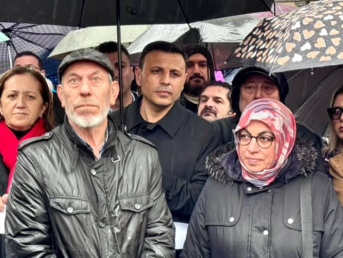 CHP'li Çelik, Gazetecilere Özgürlük Yürüyüşü'ne Katıldı CHP'li Çelik, Gazetecilere Özgürlük Yürüyüşü'ne Katıldı