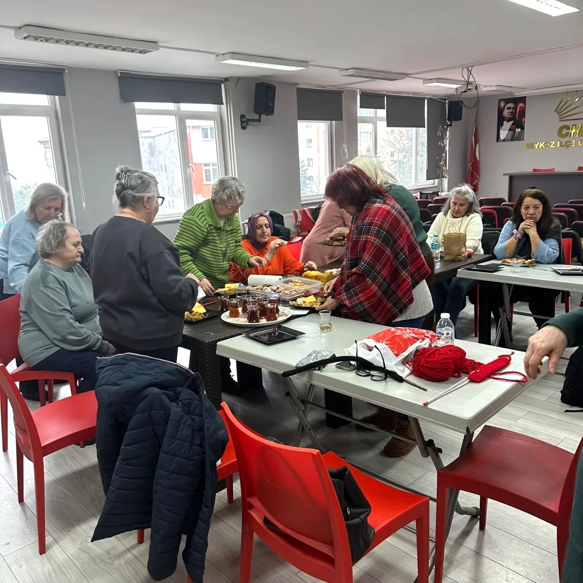 Beykoz'da 1536 Motifli Dev Türk Bayrağı İçin Örgü Buluşması Beykoz'da 1536 Motifli Dev Türk Bayrağı İçin Örgü Buluşması