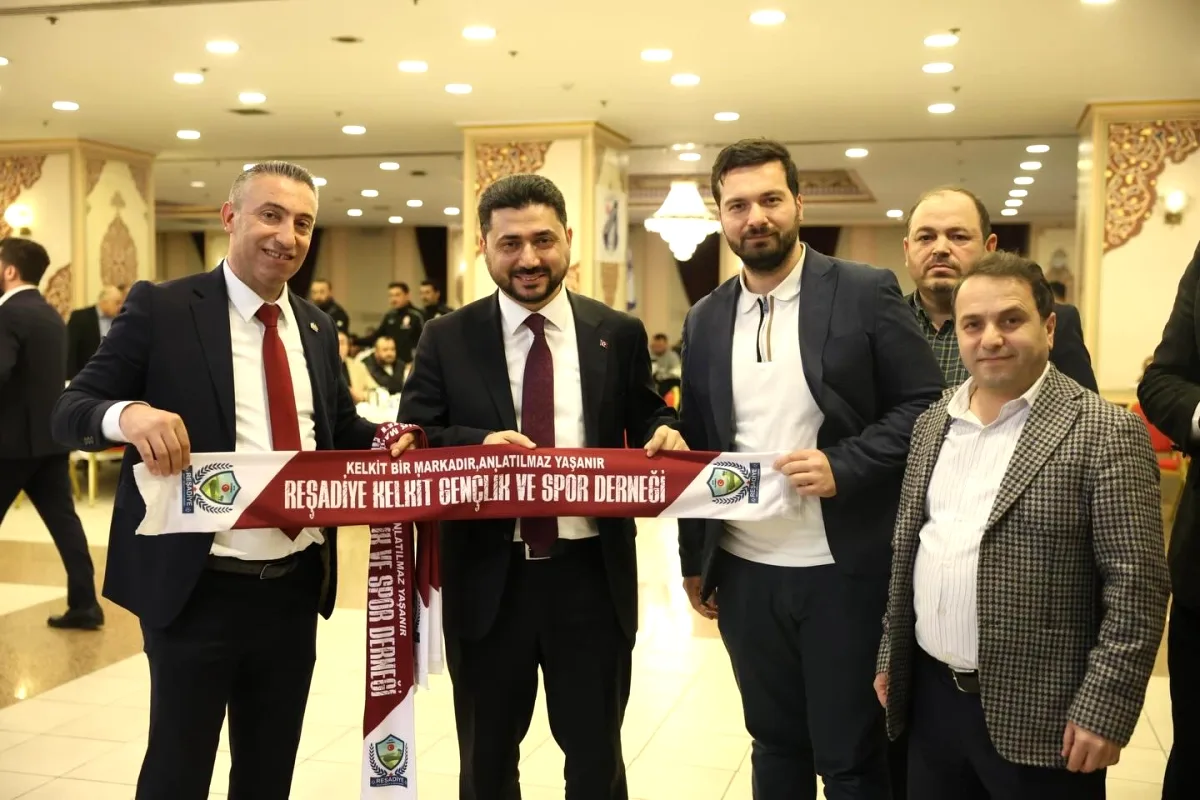 AK Parti Bağcılar, Tokat Derneğinin Turnuvası Öncesi Sporcularla Buluştu AK Parti Bağcılar, Tokat Derneğinin Turnuvası Öncesi Sporcularla Buluştu