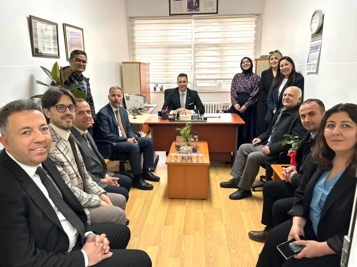 Sincan İlçe Milli Eğitim Müdürü Fatih Anadolu Lisesi'ni Ziyaret Etti Sincan İlçe Milli Eğitim Müdürü Fatih Anadolu Lisesi'ni Ziyaret Etti