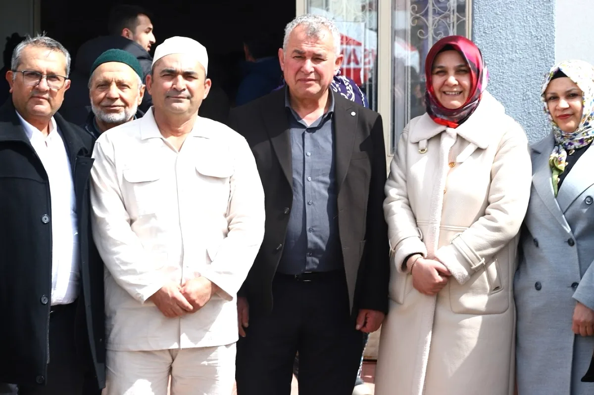 Beyköy'de Hac Yolcuları Uğurlandı: Başkan GÖKÇE ve Muhtar DEVRİM'den Anlamlı Ziyaret Beyköy'de Hac Yolcuları Uğurlandı: Başkan GÖKÇE ve Muhtar DEVRİM'den Anlamlı Ziyaret