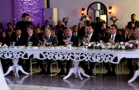 AK Parti İzmir Milletvekili Eyyüp Kadir İnan'dan Düğün Tebriği