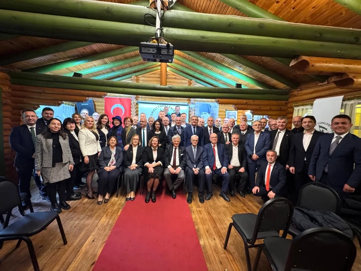 Rumeli Türkleri Vakfı Yönetimi Yenilendi, Fuat Dönmez'e Güven Tazelendi Rumeli Türkleri Vakfı Yönetimi Yenilendi, Fuat Dönmez'e Güven Tazelendi