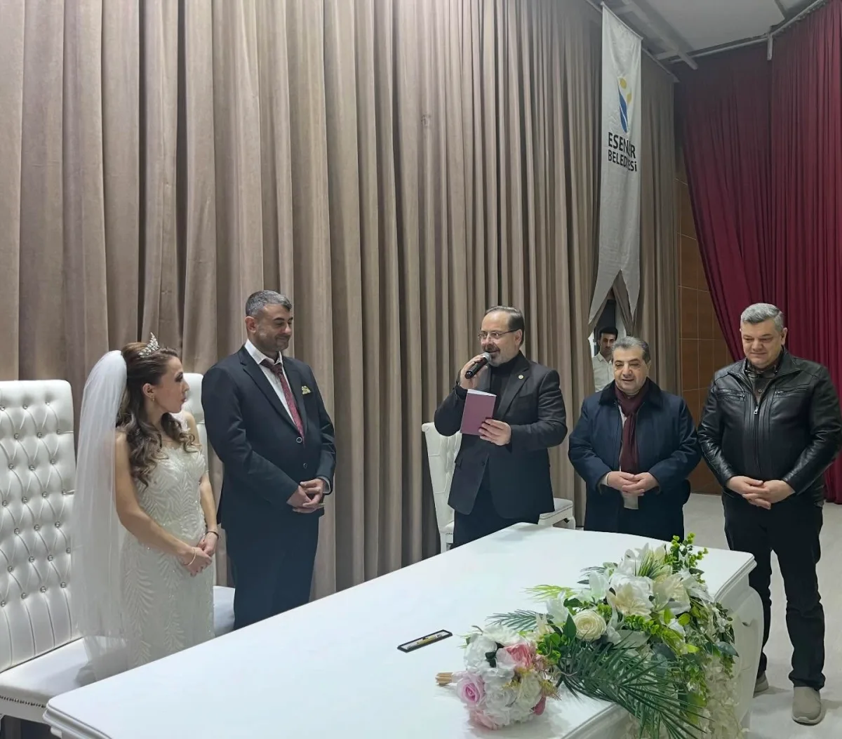 Halis Dalkılıç, Genç Çiftin Nikahına Şahitlik Etti Halis Dalkılıç, Genç Çiftin Nikahına Şahitlik Etti