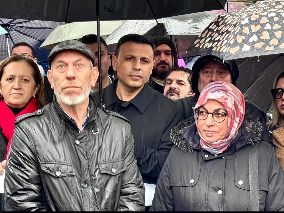 CHP Kadıköy'den Gazetecilere Özgürlük Çağrısı: "Tutuklu Gazeteciler Serbest Bırakılsın" CHP Kadıköy'den Gazetecilere Özgürlük Çağrısı: "Tutuklu Gazeteciler Serbest Bırakılsın"