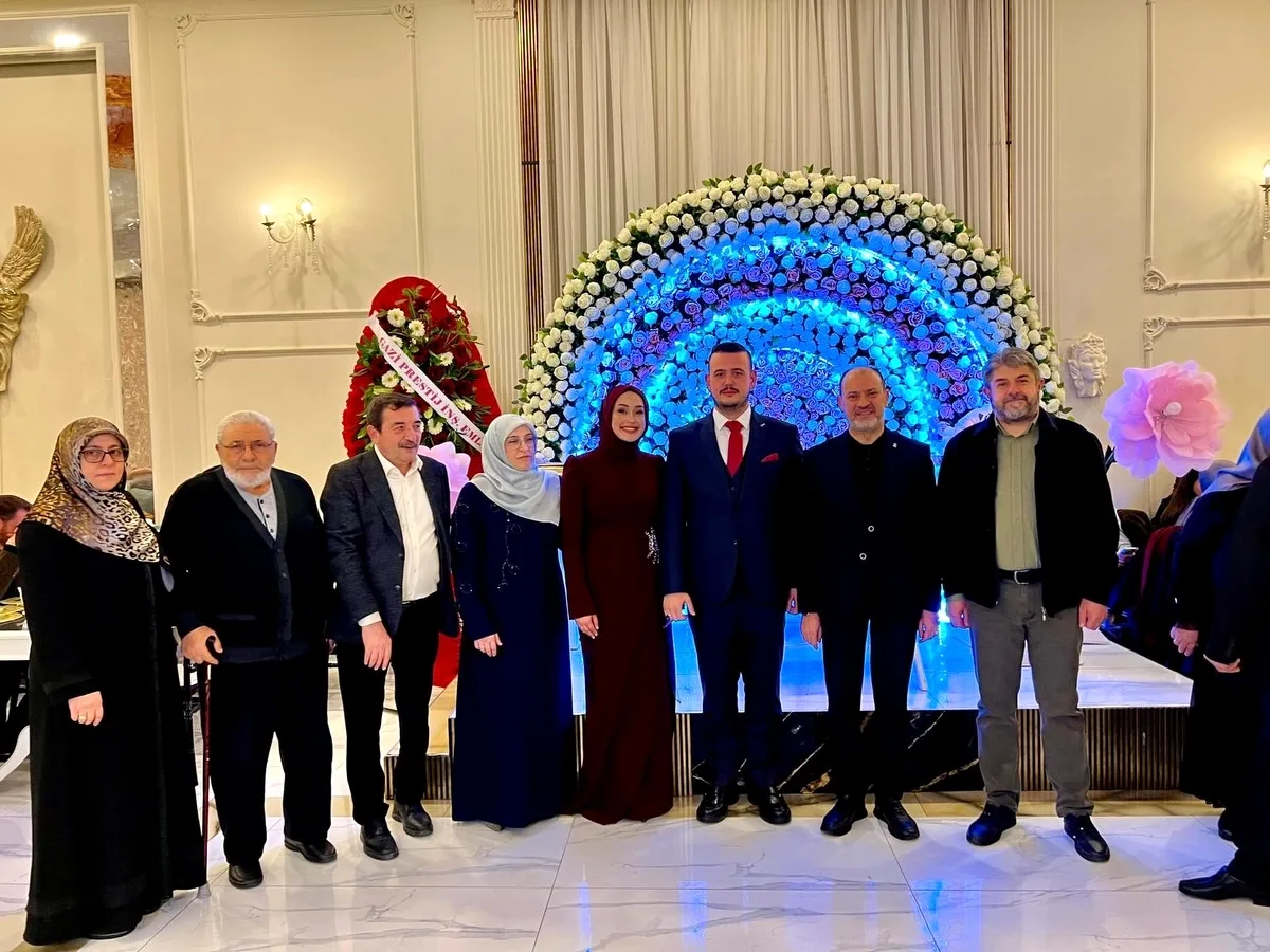 Yenimahalle AK Parti İlçe Yetkilileri Nişan Töreninde Yenimahalle AK Parti İlçe Yetkilileri Nişan Töreninde