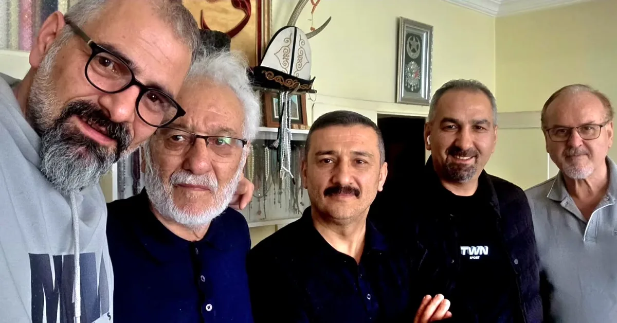 İYİ Partili Türkoğlu Kayseri'de Ailesiyle Buluştu İYİ Partili Türkoğlu Kayseri'de Ailesiyle Buluştu