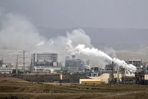 Orta Doğu'da Gerilim Tırmanıyor: Houthi İsrail'e Füze Attı, ABD Konuşlandı
