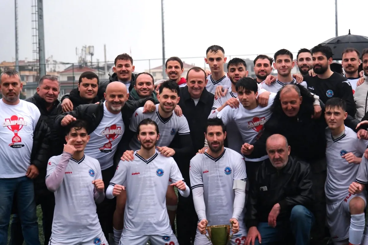 Çiftlikköy Belediyespor, 5-0 Galibiyetle Şampiyon Oldu! Çiftlikköy Belediyespor, 5-0 Galibiyetle Şampiyon Oldu!