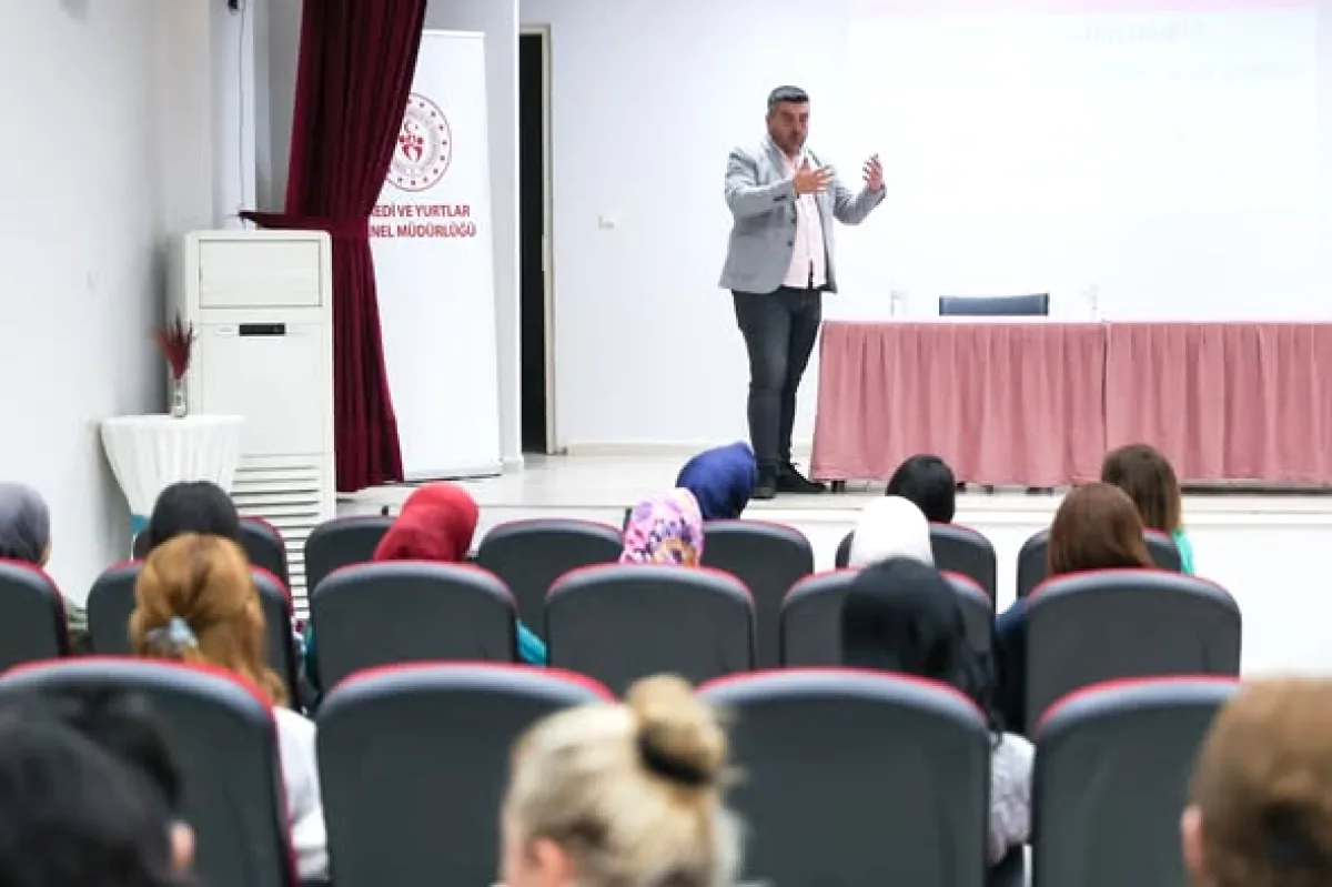 Buca'da İklim Değişikliği ve Sıfır Atık Eğitimleri Sürüyor Buca'da İklim Değişikliği ve Sıfır Atık Eğitimleri Sürüyor
