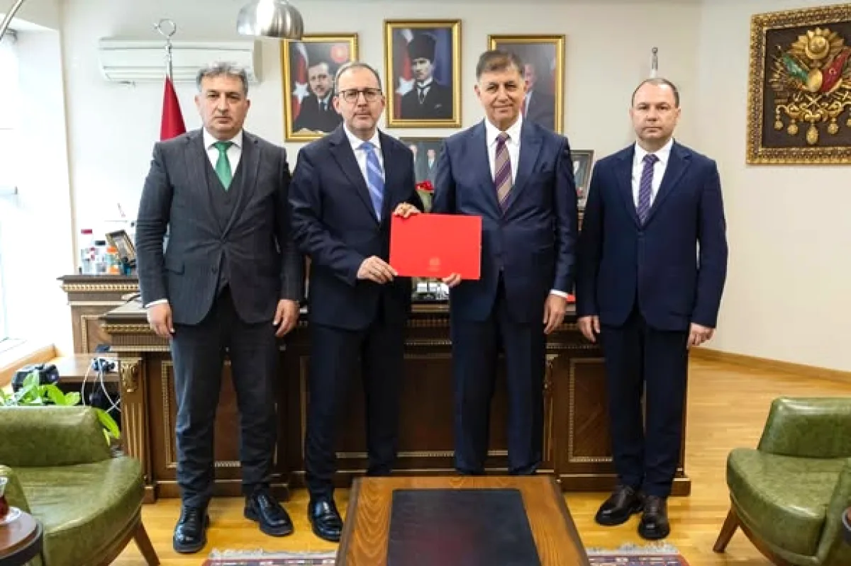 Karşıyaka Spor Kulübü'nün Yeni Stadı İçin Protokol İmzalandı Karşıyaka Spor Kulübü'nün Yeni Stadı İçin Protokol İmzalandı