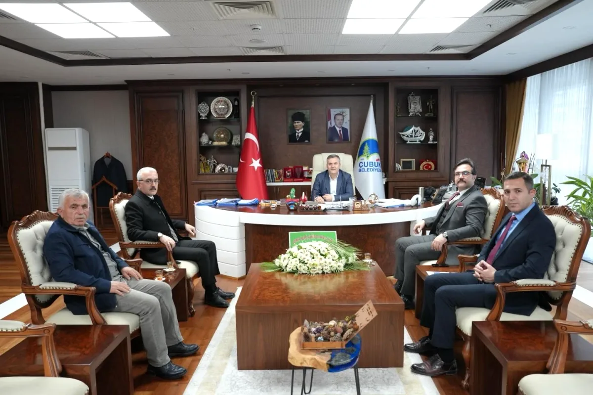 Çubuk Belediyesi'nde Sağlık İş Birliği Toplantısı Çubuk Belediyesi'nde Sağlık İş Birliği Toplantısı