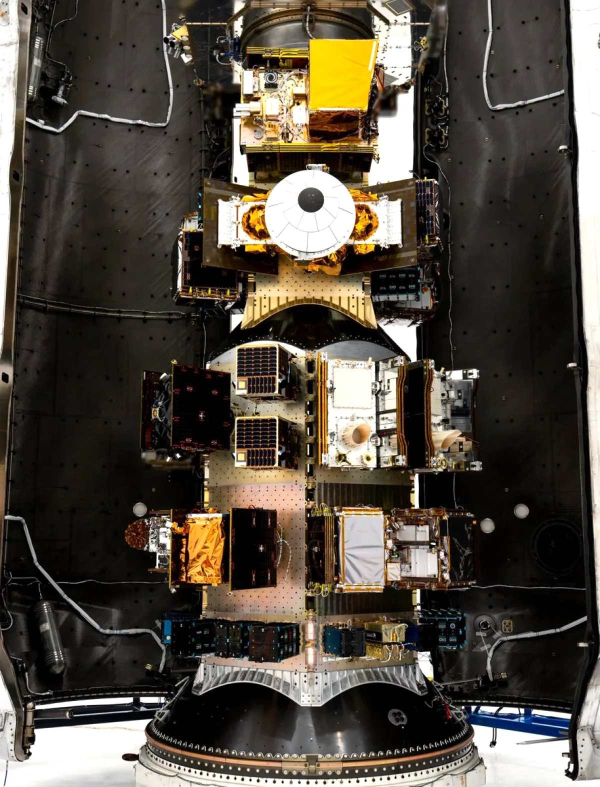 ASELSAN LUNA-2 SpaceX ile Uzaya Fırlatıldı ASELSAN LUNA-2 SpaceX ile Uzaya Fırlatıldı