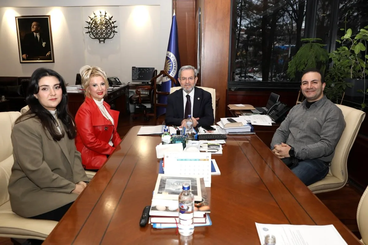 Ünüvar'dan Eczacılık Fakültesine Teşekkür Ziyareti Ünüvar'dan Eczacılık Fakültesine Teşekkür Ziyareti