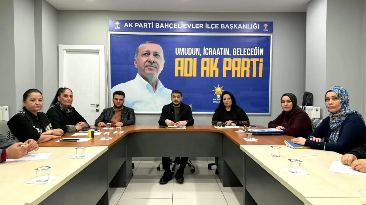 AK Parti Bahçelievler'de Sosyal Politikalar Toplantısı AK Parti Bahçelievler'de Sosyal Politikalar Toplantısı