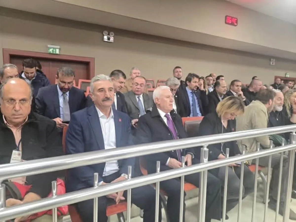 CHP Bursa, İmamoğlu'nun Silivri Davasını Yakından Takip Ediyor CHP Bursa, İmamoğlu'nun Silivri Davasını Yakından Takip Ediyor
