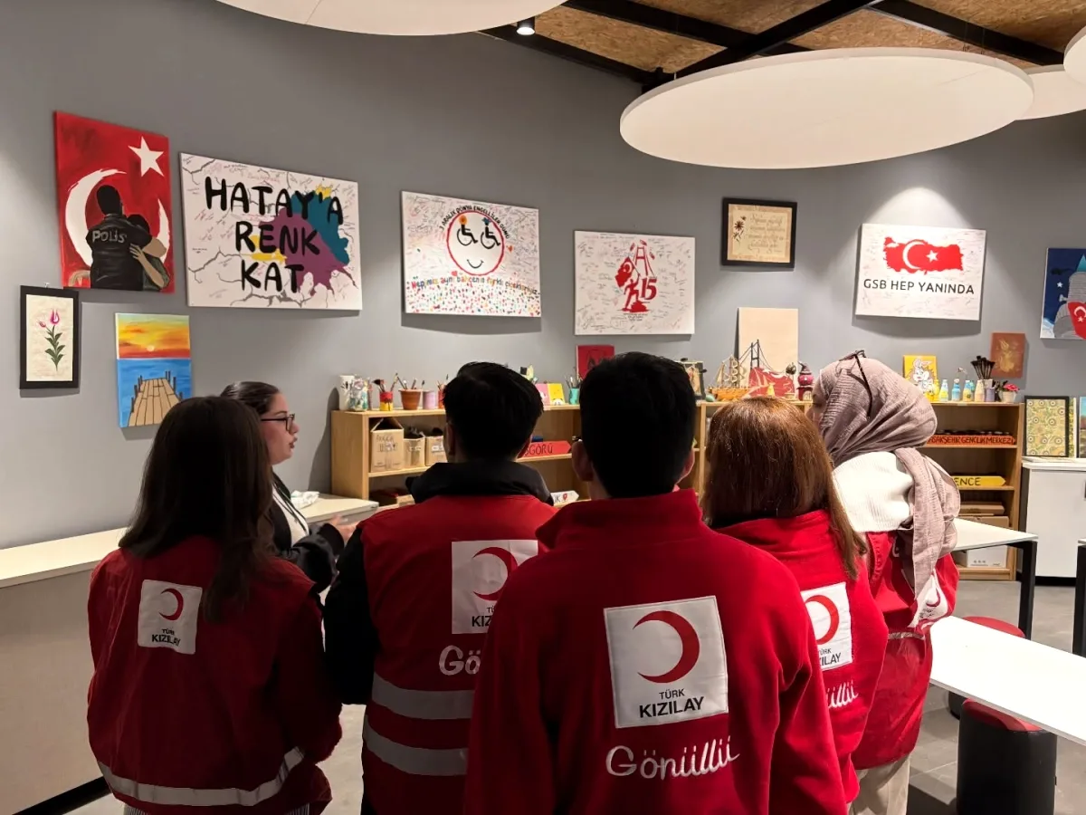 Genç Kızılay Başakşehir, Kütüphane Günü'nde Kitap Dünyasında Keşfe Çıktı Genç Kızılay Başakşehir, Kütüphane Günü'nde Kitap Dünyasında Keşfe Çıktı