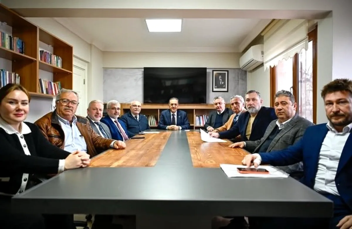 Yalova Valisi Vakıf Ziyaretinde Eğitim İş Birliğini Masaya Yatırdı Yalova Valisi Vakıf Ziyaretinde Eğitim İş Birliğini Masaya Yatırdı