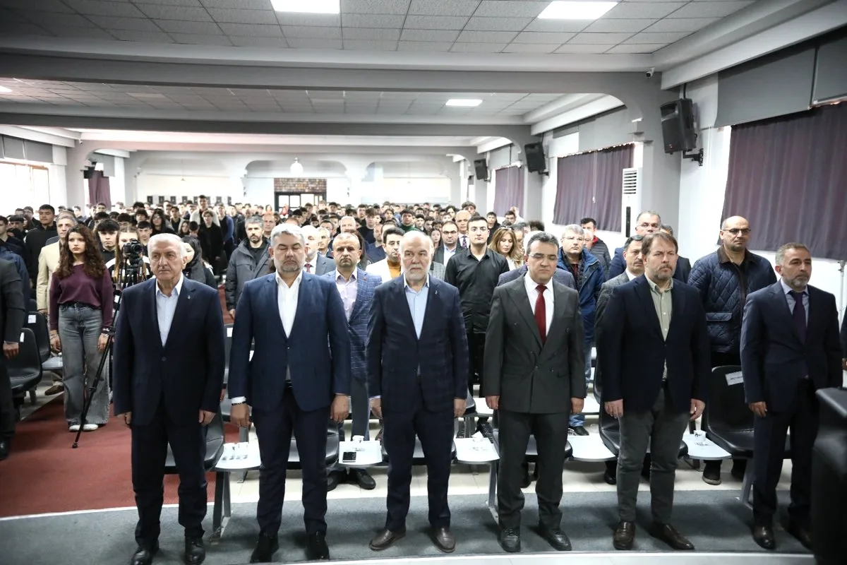 Konya'da Genç Yeteneklerin Objektifinden Mesleki Eğitim Sergisi Konya'da Genç Yeteneklerin Objektifinden Mesleki Eğitim Sergisi