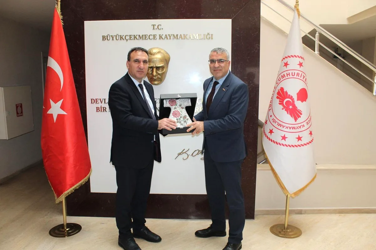 TURSAB Heyeti Büyükçekmece Kaymakamı'nı Ziyaret Etti TURSAB Heyeti Büyükçekmece Kaymakamı'nı Ziyaret Etti