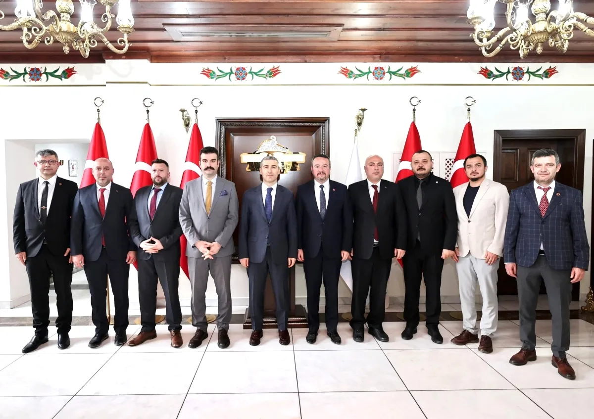 Sandıklı Heyeti Vali Aktaş'ı Ziyaret Etti Sandıklı Heyeti Vali Aktaş'ı Ziyaret Etti