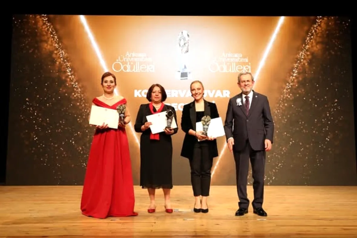 Ankara Üniversitesi Ödülleri'nde Konservatuvar Öğretim Üyelerine Ödül Ankara Üniversitesi Ödülleri'nde Konservatuvar Öğretim Üyelerine Ödül