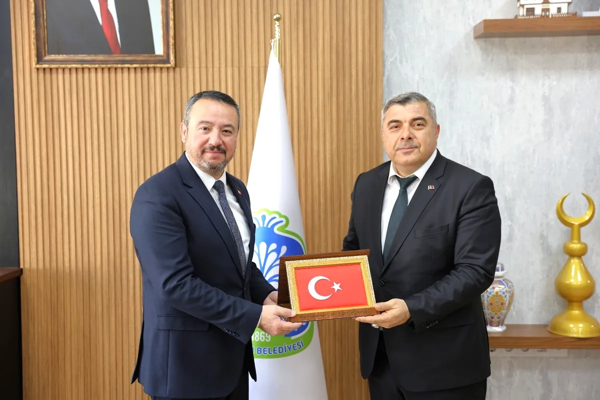 İl Milli Eğitim Müdürü Miraç Sünnetci Sandıklı Belediye Başkanını Ziyaret Etti İl Milli Eğitim Müdürü Miraç Sünnetci Sandıklı Belediye Başkanını Ziyaret Etti
