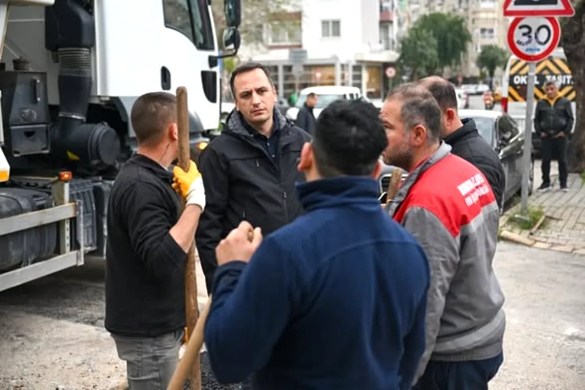 Bornova'da Zafer Caddesi Altyapı Seferberliği: Sahada Gece Gündüz Çalışma Bornova'da Zafer Caddesi Altyapı Seferberliği: Sahada Gece Gündüz Çalışma