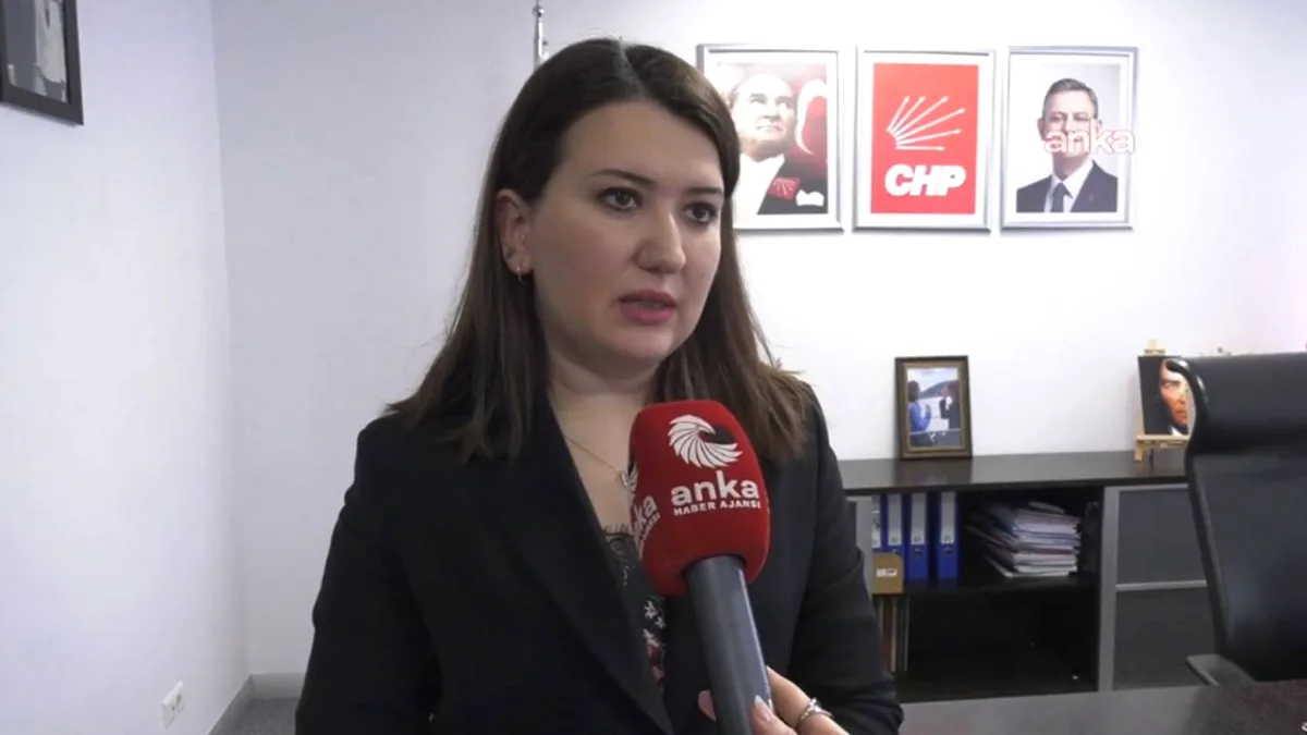 CHP'den Deprem Davaları Eleştirisi: Aileler Duruşmalarda Dışarı Atılıyor CHP'den Deprem Davaları Eleştirisi: Aileler Duruşmalarda Dışarı Atılıyor