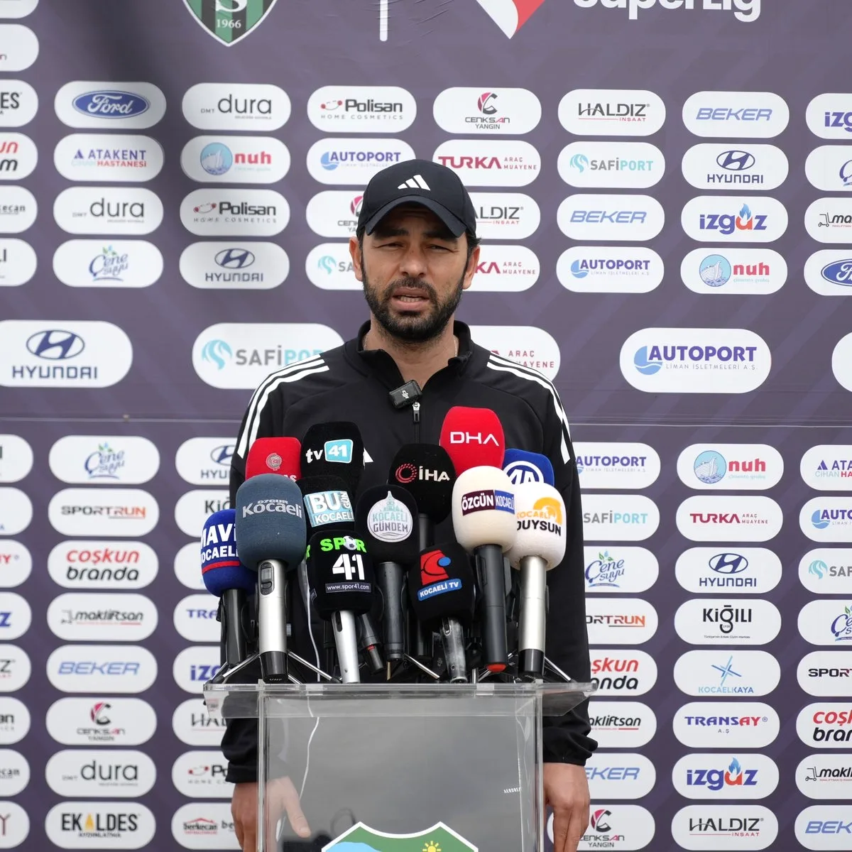 Selçuk İnan: 'Kocaelispor'u Çok Seviyorum, Burada Devam Etmek İstiyorum' Selçuk İnan: 'Kocaelispor'u Çok Seviyorum, Burada Devam Etmek İstiyorum'