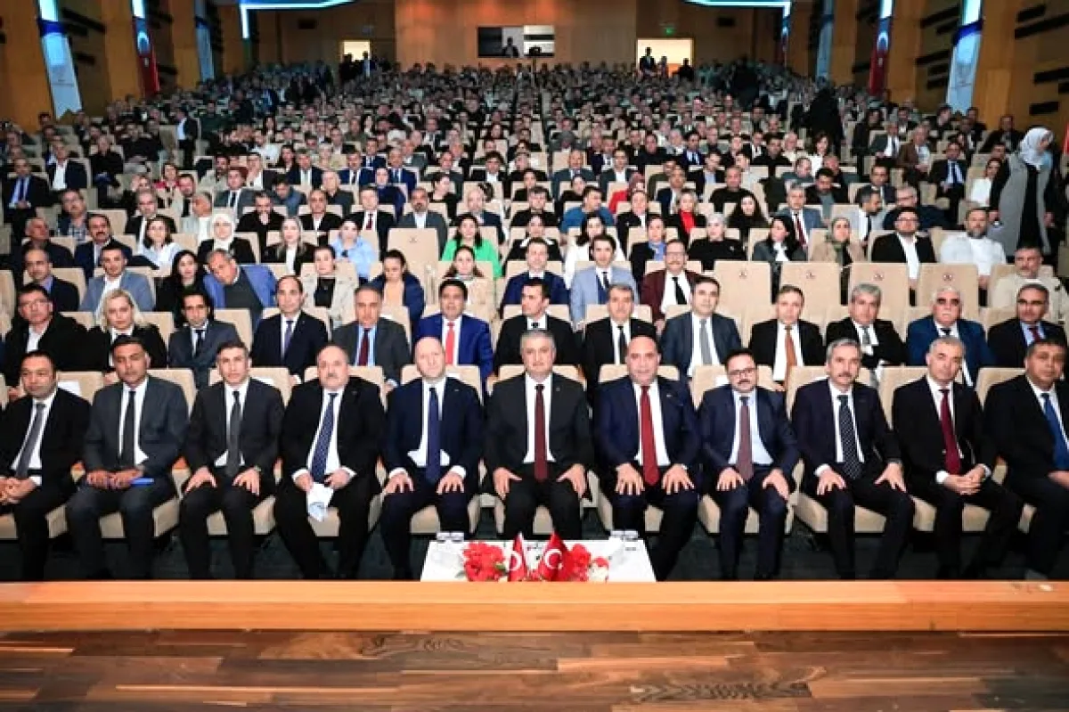 Adana Valisi Mustafa Yavuz'dan Eğitim Zirvesi Adana Valisi Mustafa Yavuz'dan Eğitim Zirvesi